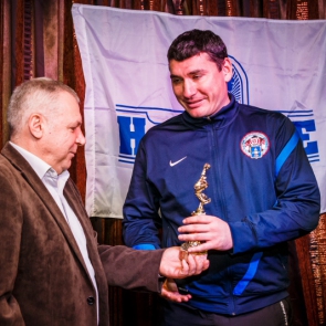   2013.    