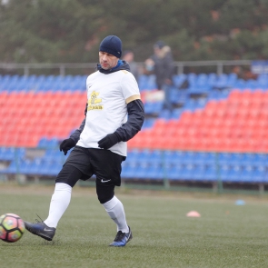   35+ 2019/20.  