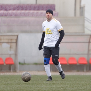   35+ 2019/20.  